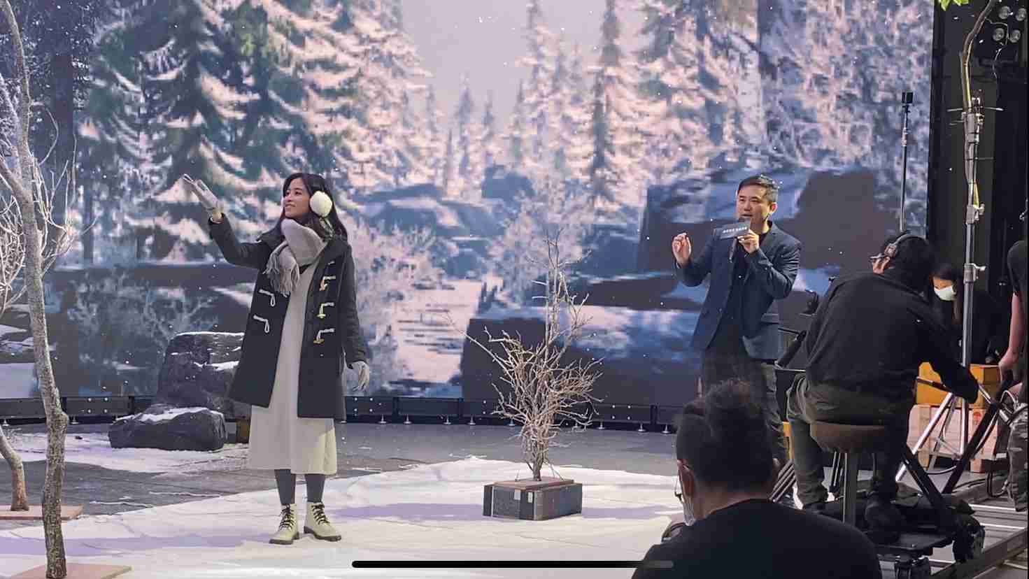 彩霸王以ALED先进显屏技术，，与金马奖视觉特效团队“再现影像”携手合作打造LED虚拟摄影棚，，，，提供沉浸式表演体验，，并精简拍摄成本与时间